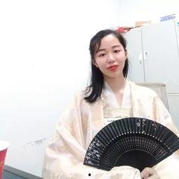 女主进娱乐圈为了吃瓜,为吃瓜而奋斗的追梦之路